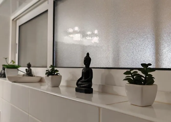 Oura Com Piscina E Vista Mar דירה