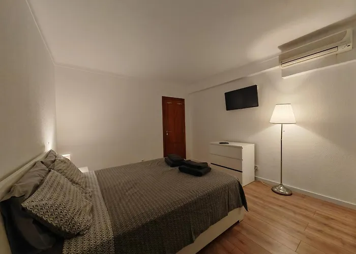 Oura Com Piscina E Vista Mar * אלבופיירה