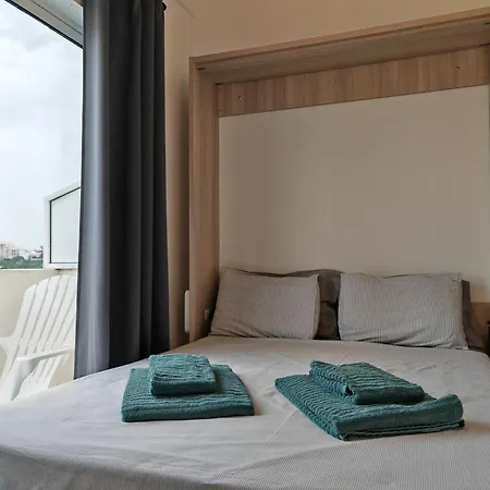 Oura Com Piscina E Vista Mar אלבופיירה