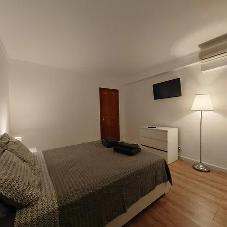 Oura Com Piscina E Vista Mar * Албуфейра