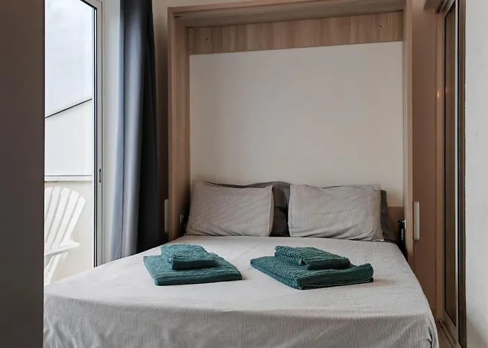 Apartman Oura Com Piscina E Vista Mar *