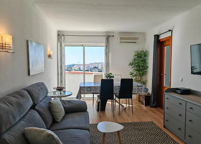 Oura Com Piscina E Vista Mar Apartman *