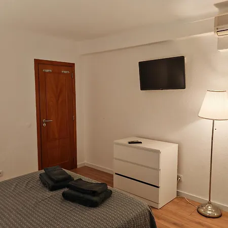 Apartment Oura Com Piscina E Vista Mar